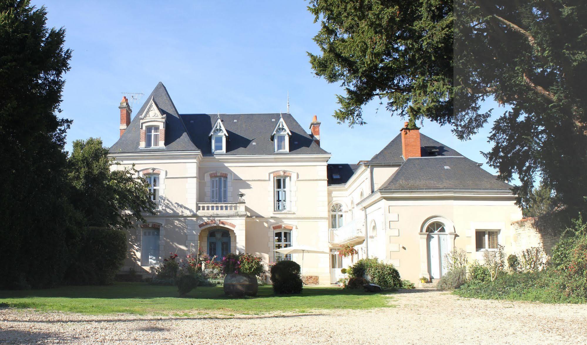 La Roseraie Neuville-de-Poitou Екстер'єр фото